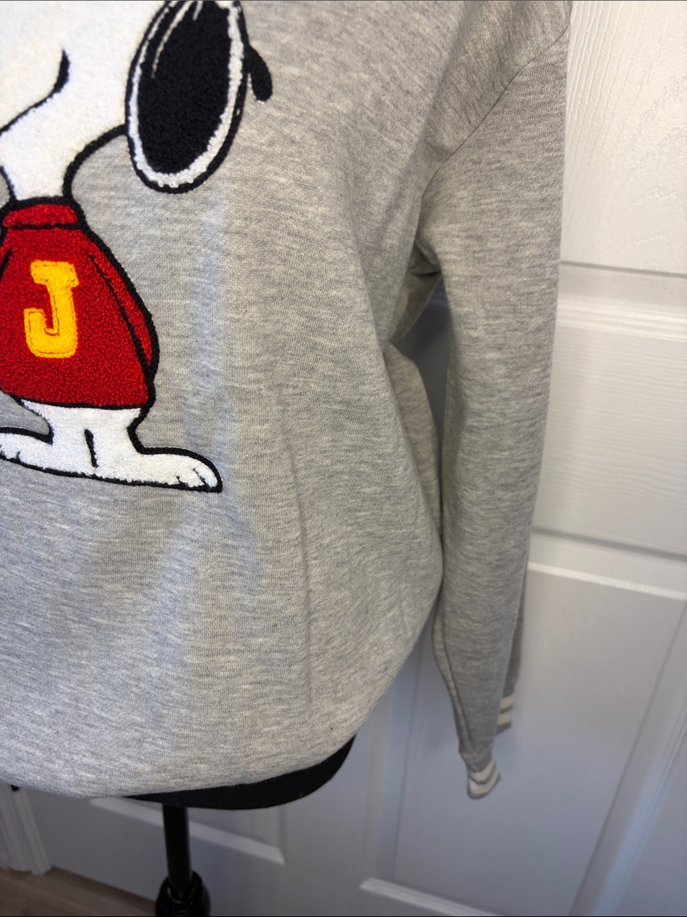 Peanuts Snoopy Crewneck Sweatshirt new condition size Medium - Picture 4 of 11